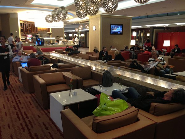 Emirates_Airlines_Business_Lounge_Dubai17