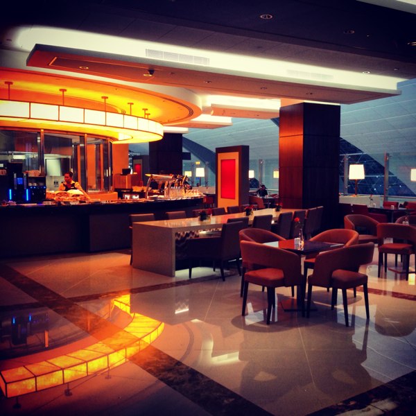 Emirates_Airlines_Business_Lounge_Dubai85