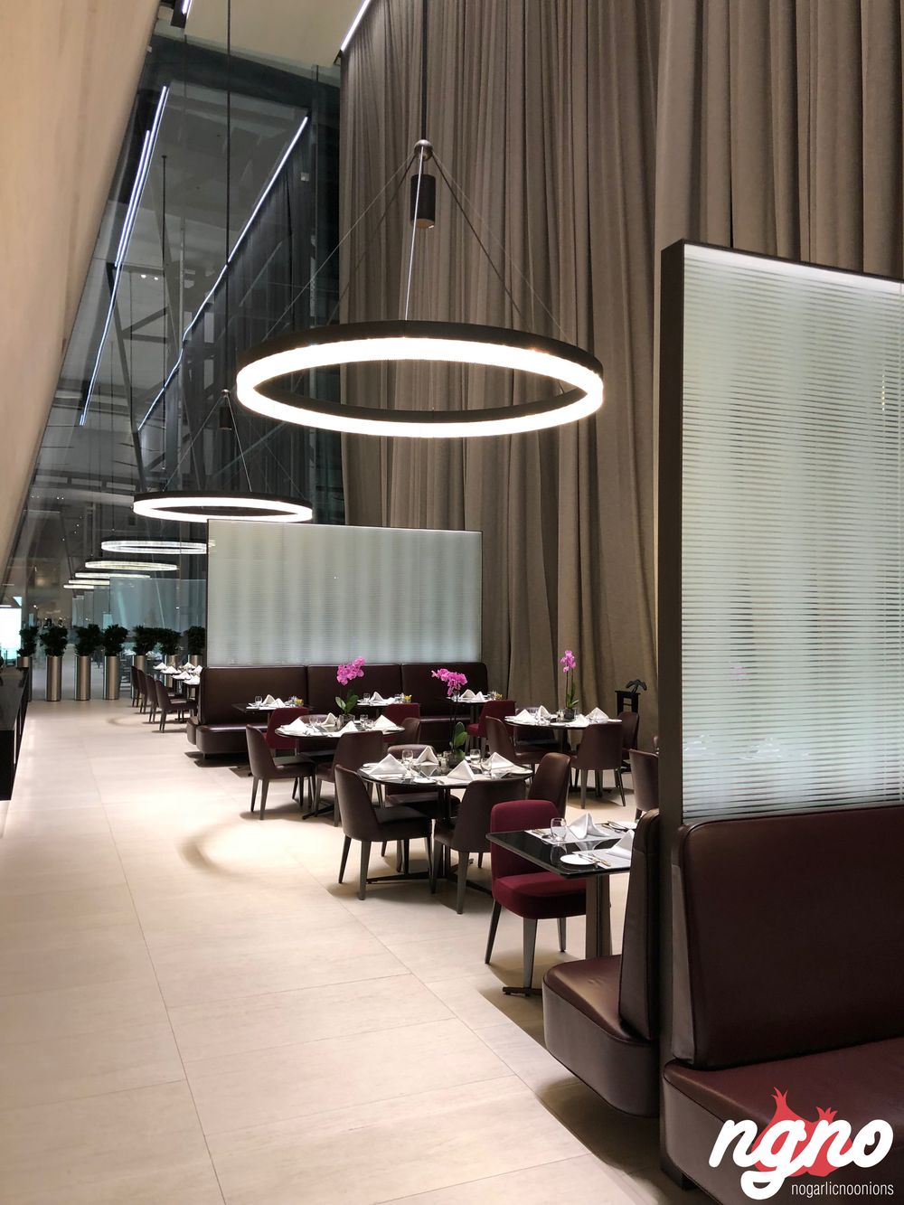 al-safwa-amazing-luxurious-first-class-lounge-qatar-doha-airport-742018-04-01-09-13-34