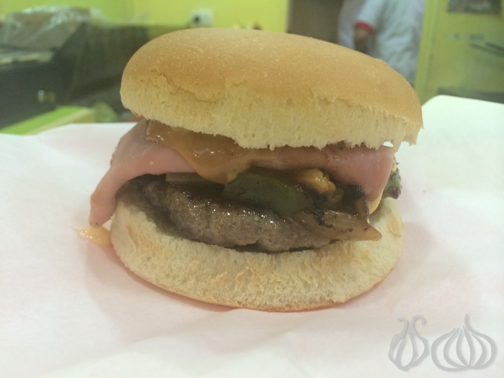 best-burgers-lebanon-nogarlicnoonions192014-10-26-09-42-17