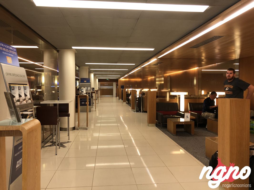 Charles De Gaulle Airport, Paris: Terminal E, Hall K :: NoGarlicNoOnions:  Restaurant, Food, and Travel Stories/Reviews - Lebanon
