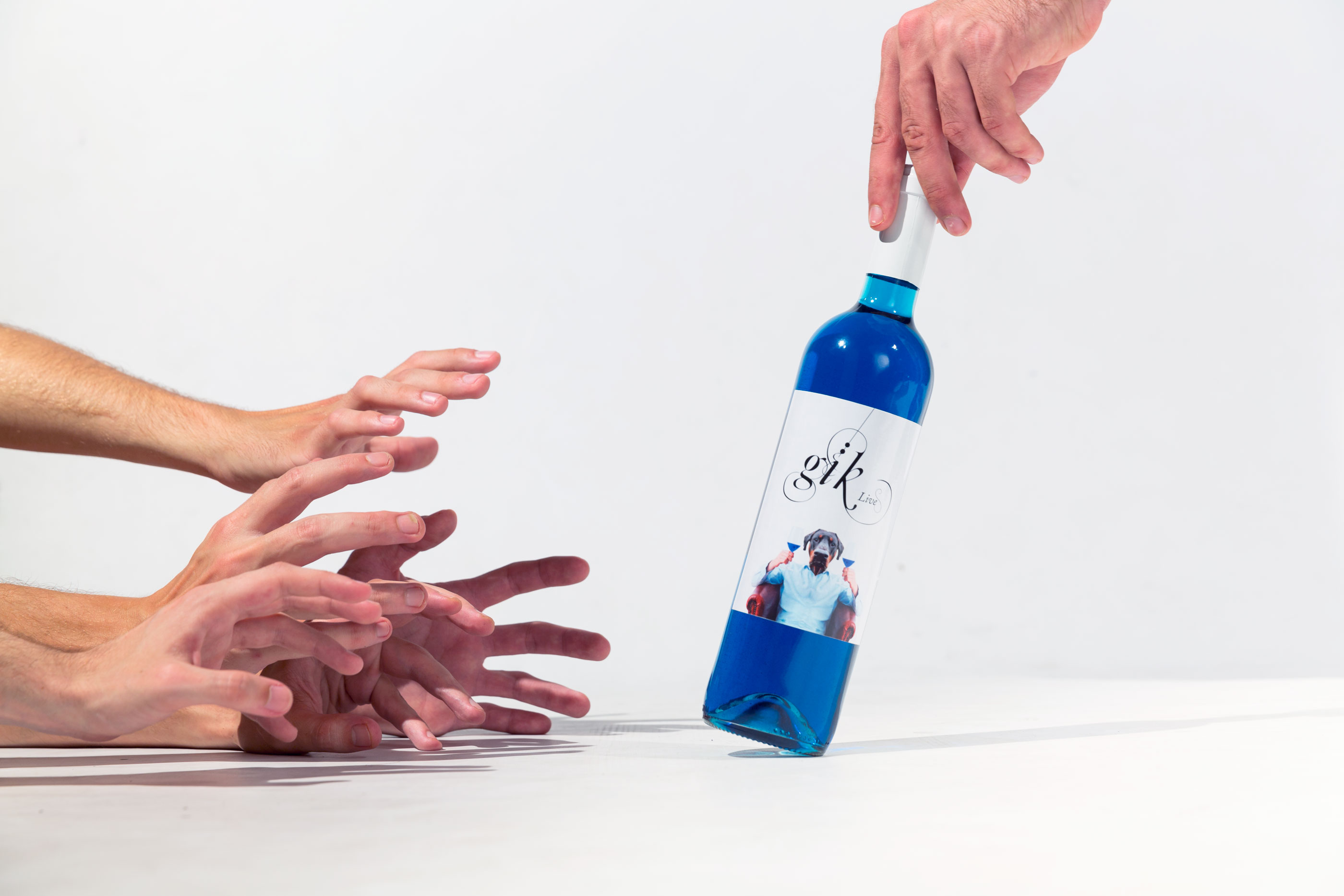 hands-bottle