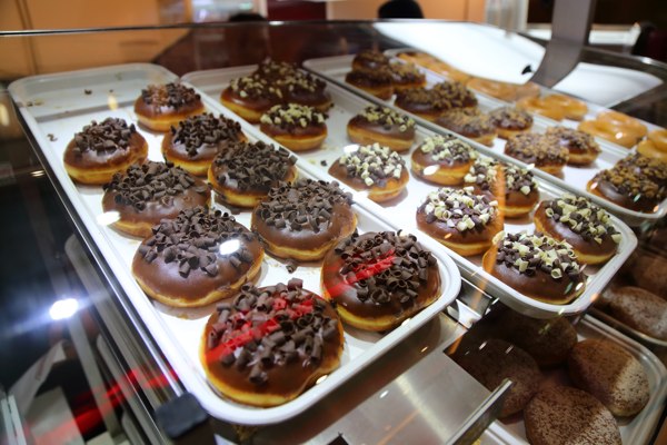Krispy_Kreme_Doughnuts_Lebanon4