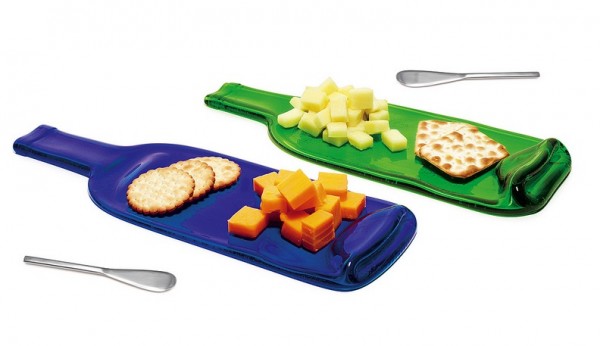 Wine-bottle-platters-for-cheese-and-cracker-platters-600x346