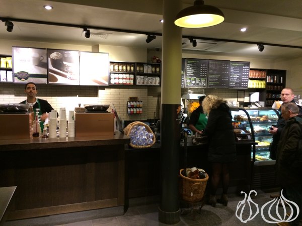 Starbucks_Coffee_Paris02